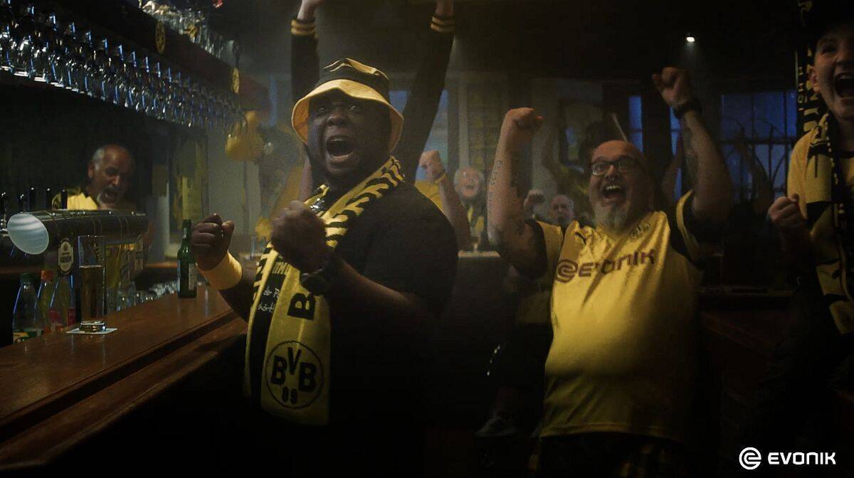 Szene aus dem Evonik-Spot zum Champions-League-Auftakt mit Borussia Dortmund.