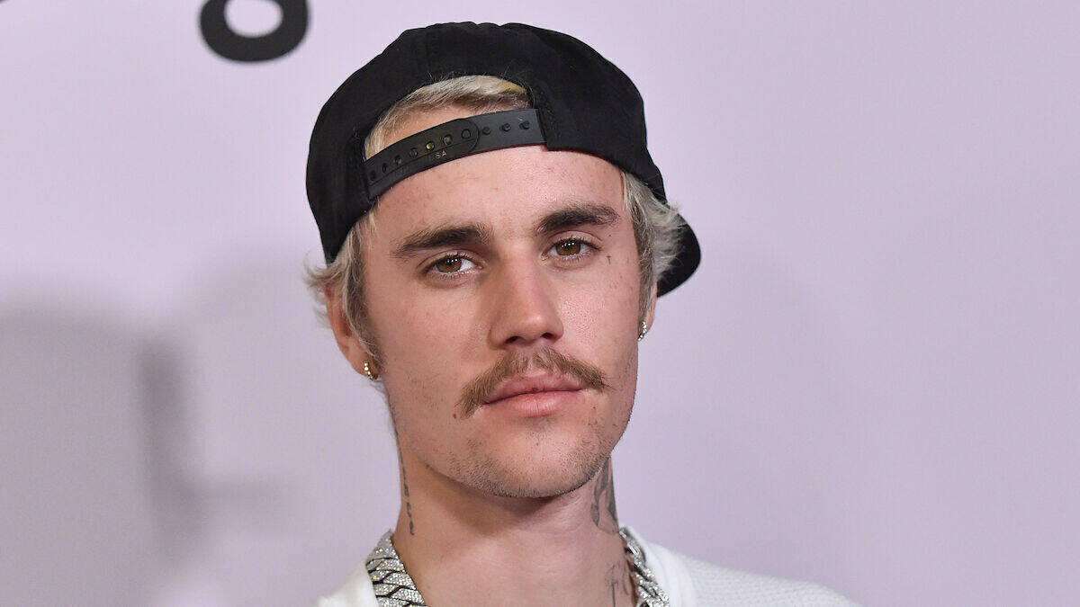Justin Bieber wird nach einem öffentlichen Brief von Menschenrechtlern in den sozialen Medien unter Druck gesetzt.