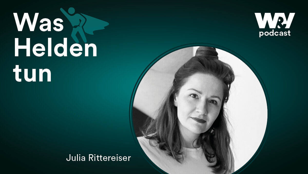 Julia Rittereiser, die Gründerin von Kora Mikino, einer nachhaltigen Femcare-Marke, ist Gast in der aktuellen Folge von "Was Helden tun".
