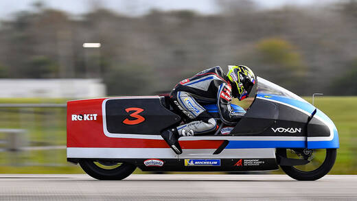 Max-imales Tempo: Ex-Weltmeister Max Biaggi stellte mehrere Weltrekorde für Elektro-Motorräder auf.