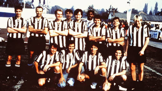 Werbefußballmeister 1990  Das Team von Springer & Jacoby. Mit dabei: Jean-Remy von Matt (untere Reihe, 1. v. r.).
