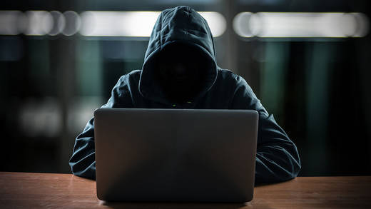 Cyber-Kriminalität wächst: Unter den gängigen Betrugsfällen rangieren Phishing, Identitäts-Diebstahl und Konto-Übernahme laut einer Analyse von Cybersource ganz oben.